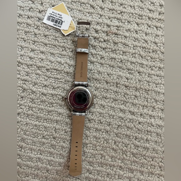 MK watch - Picture 3 of 6